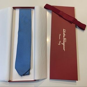 NWOT Salvatore Ferragamo silk tie